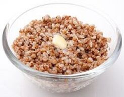 Buckwheat porridge is the main dish of the buckwheat diet.